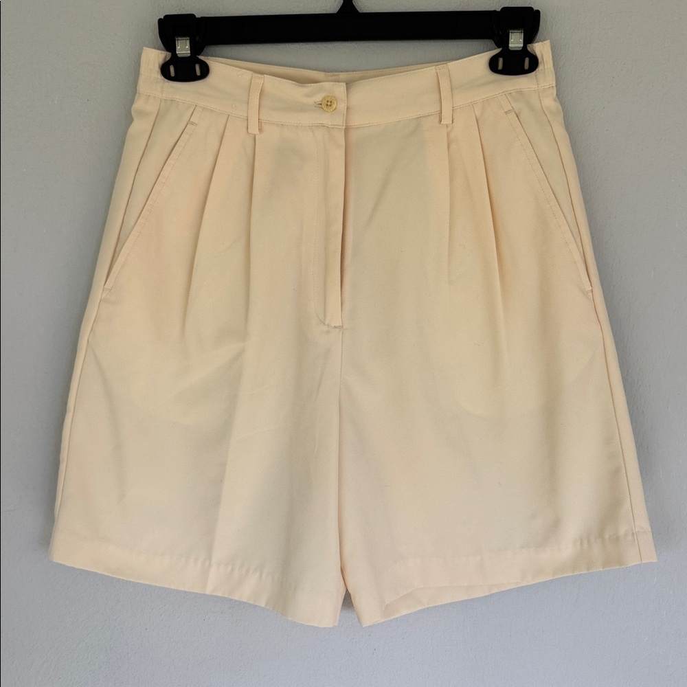 Vintage IZOD Club Antique Ivory high rise pleated Bermuda shorts size 10 - Picture 2 of 12